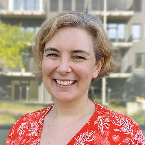 Bild von Danielle Karydis, Produktmanagerin eLearning bei DSN GROUP.